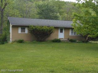 2138 Green Mountain Dr, East Stroudsburg, PA 18301