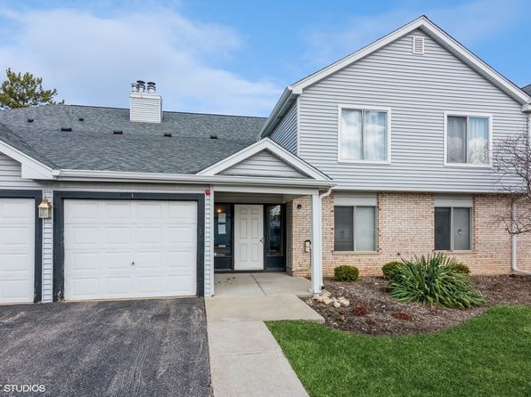 7010 Brighton Ct APT 204, Woodridge, IL 60517