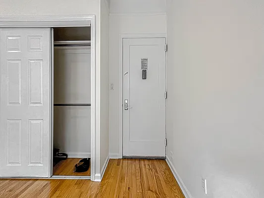 Rented by Manhattan Realty Group | media 10