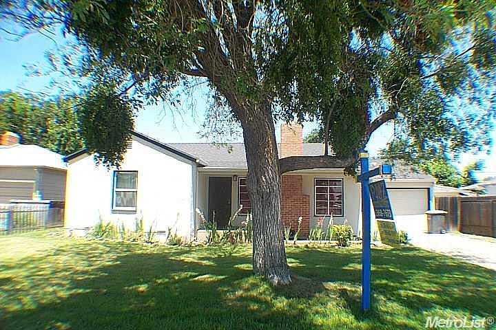 1st image of 1525 Holly Dr