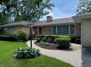 1014 N Elmhurst Rd, Prospect Heights, IL 60070