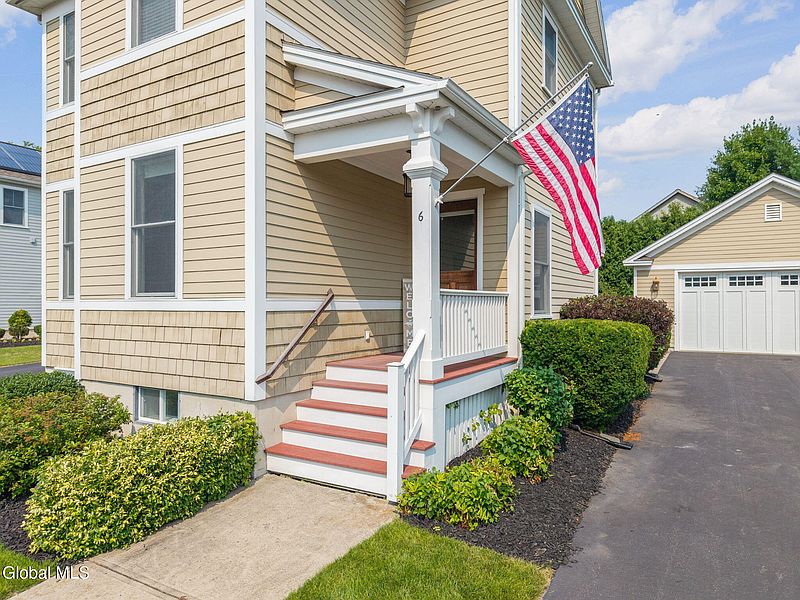4th image of 6 Richard Avenue