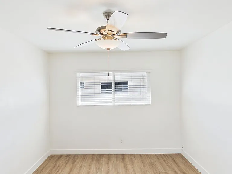330 W I St — Photo 150