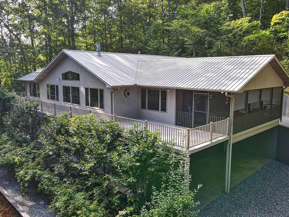 1st image of 2875 Hickory Cove Ln