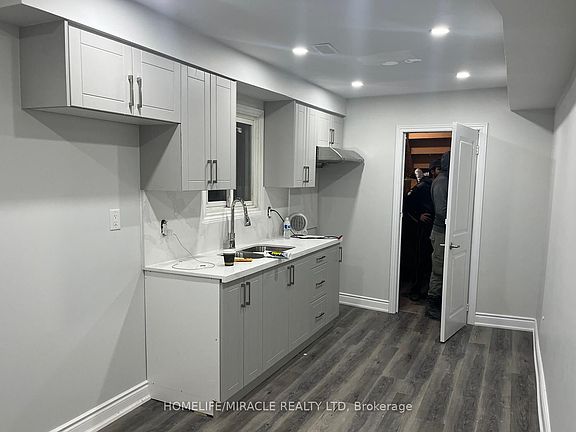 2nd image of 8 Rotherglen Ct
