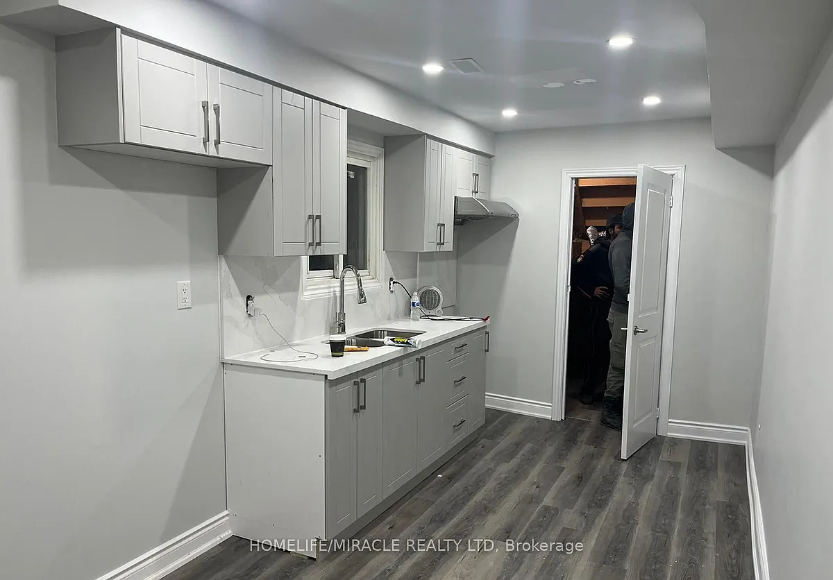 Building Photo - 8 Rotherglen Ct