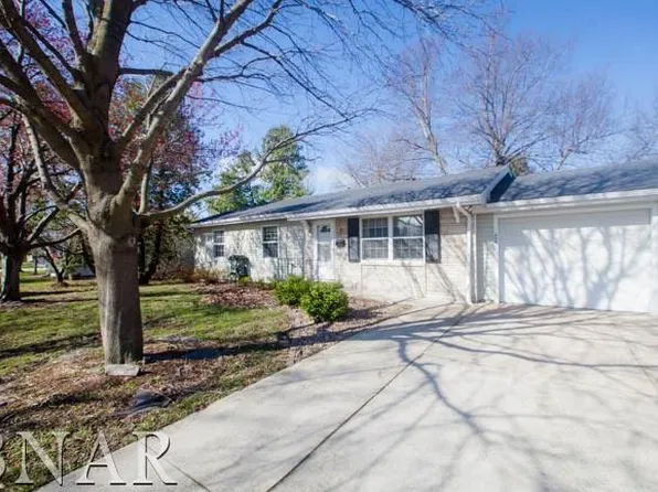 206 S Cherry St, Lexington, IL 61753