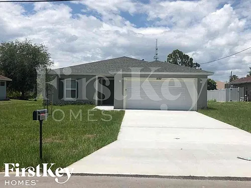 1692 SW Success St Photo 1 1692 SW Success St Photo 1