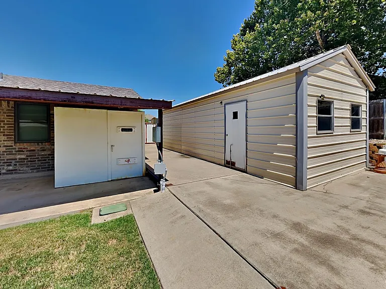 1012 SE 8th St — Photo 23