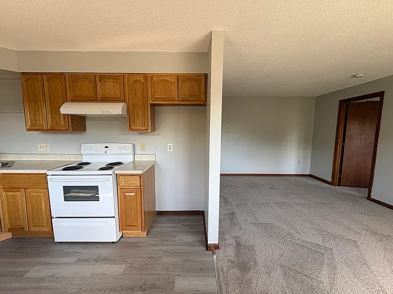 26 Judith Ln #8 — Photo 3
