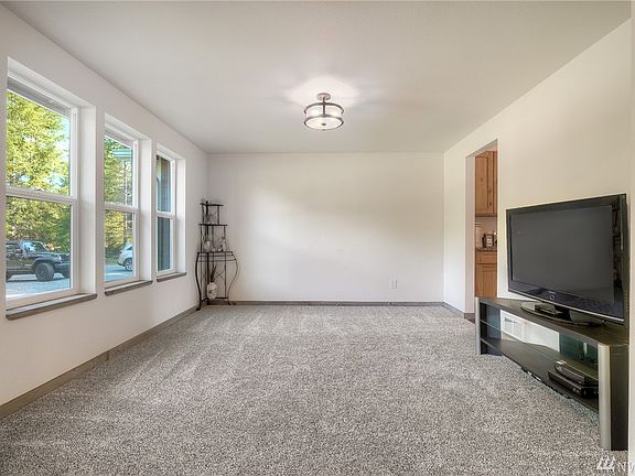 5th image of 17227 263rd Ave E