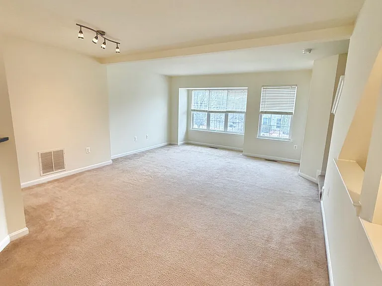 17357 Sligo Loop — Photo 2