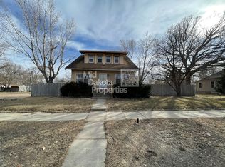 801 W 5th Ave, Mitchell, SD 57301