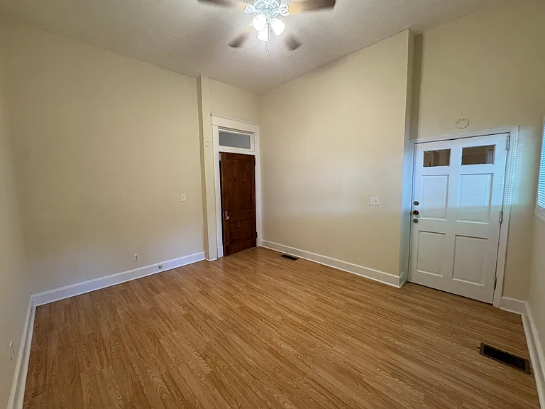 978 Myrtle St NE #C — Photo 8