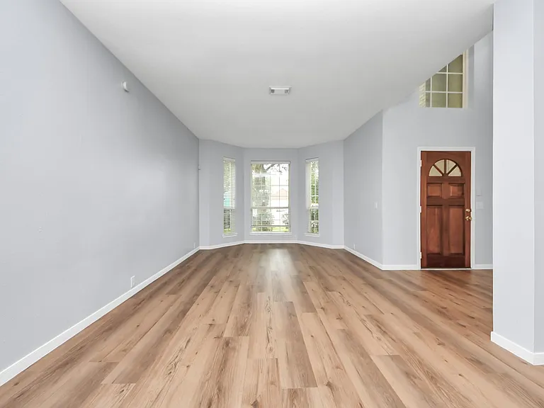 9002 Sundown Dr — Photo 13