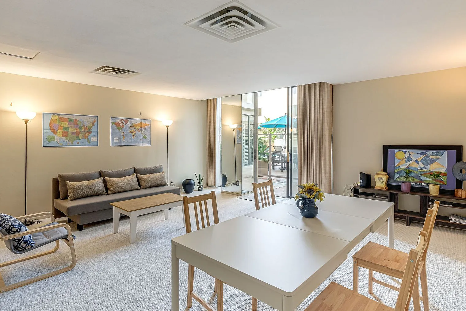 1 bed, 1.0 bath, 925 sqft, $5,773 — Photo 2