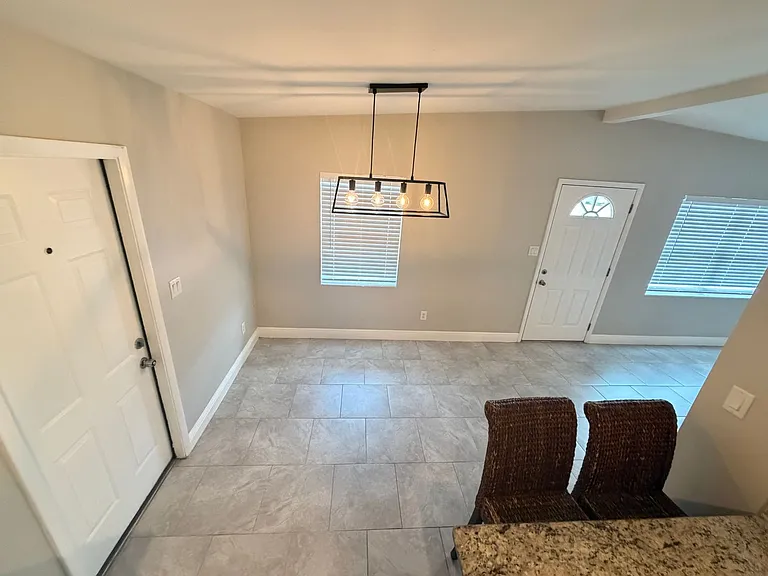 3612 Surrey Dr — Photo 6