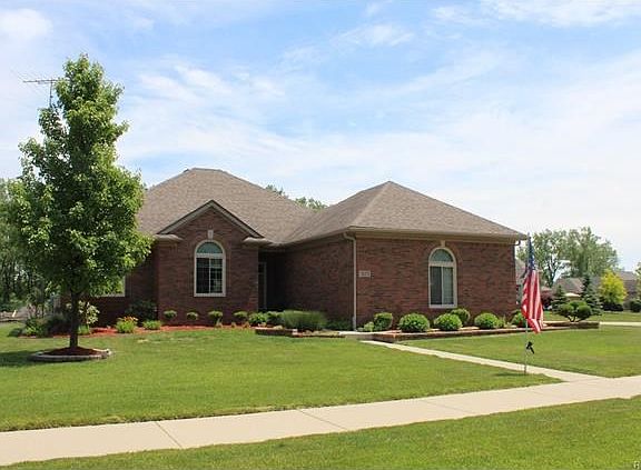 5th image of 323 Hawks Nest Dr