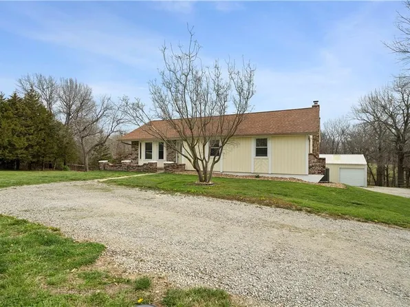 6721 SE Isley Dr, Holt, MO 64048