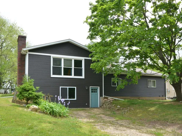 12511 S 18th St, Vicksburg, MI 49097