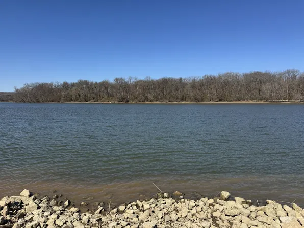 507 Hardin Bottom River Rd, Clifton, TN 38425