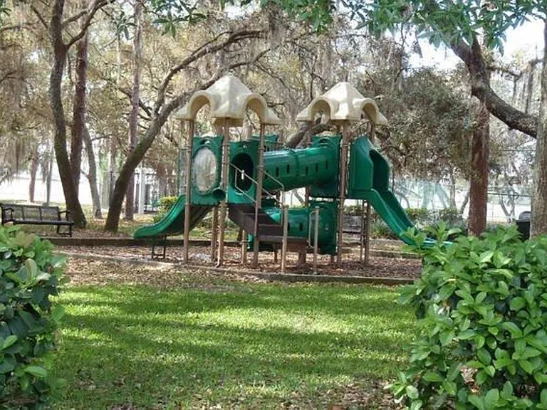 7802 Laurel Oak Ln — Photo 23