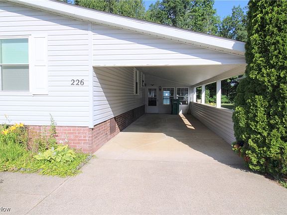 3rd image of 226 Troy Oaks Dr