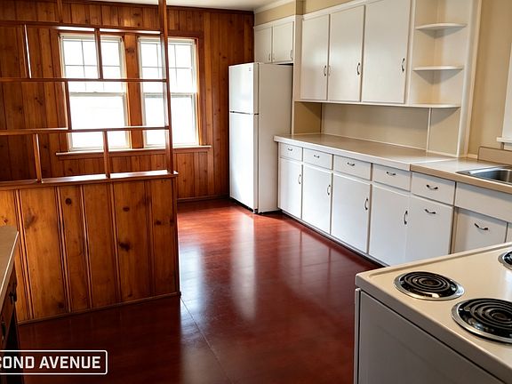 2nd image of 742 N Way St