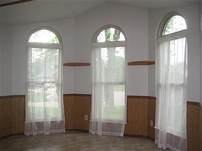 3rd image of 6966 Caldwell Cir