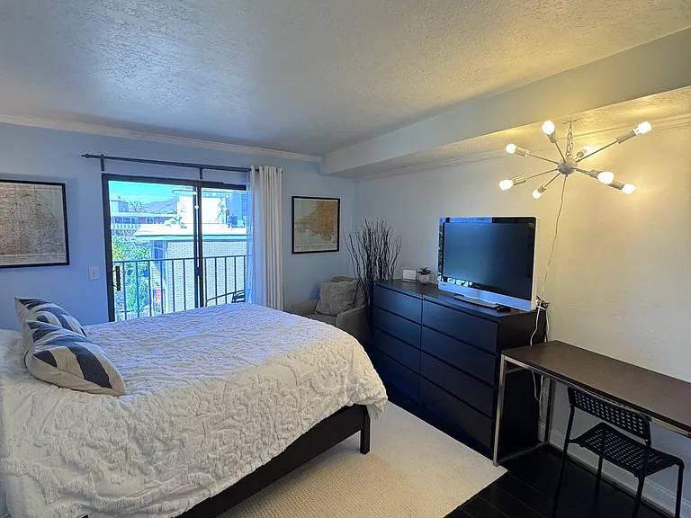 245 N Vine St #407 — Photo 16