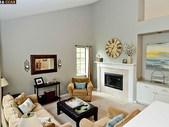 4th image of 30 Headland Ct