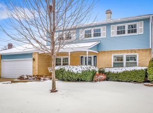 1824 E Cree Ln, Mount Prospect, IL