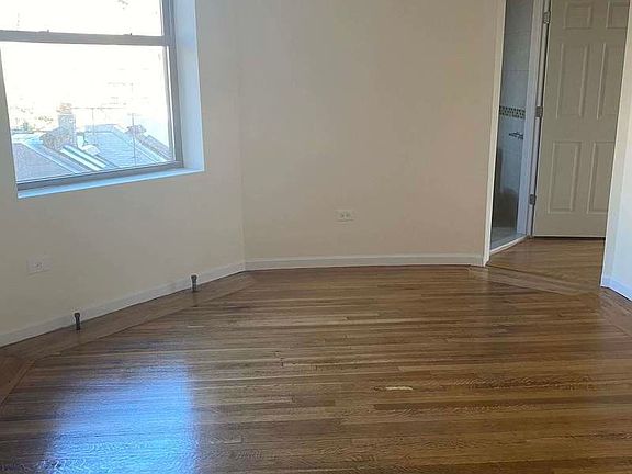 3rd image of 124 W 72nd St #7