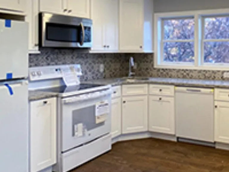 370 S Riverside Ave #4-5 — Photo 17