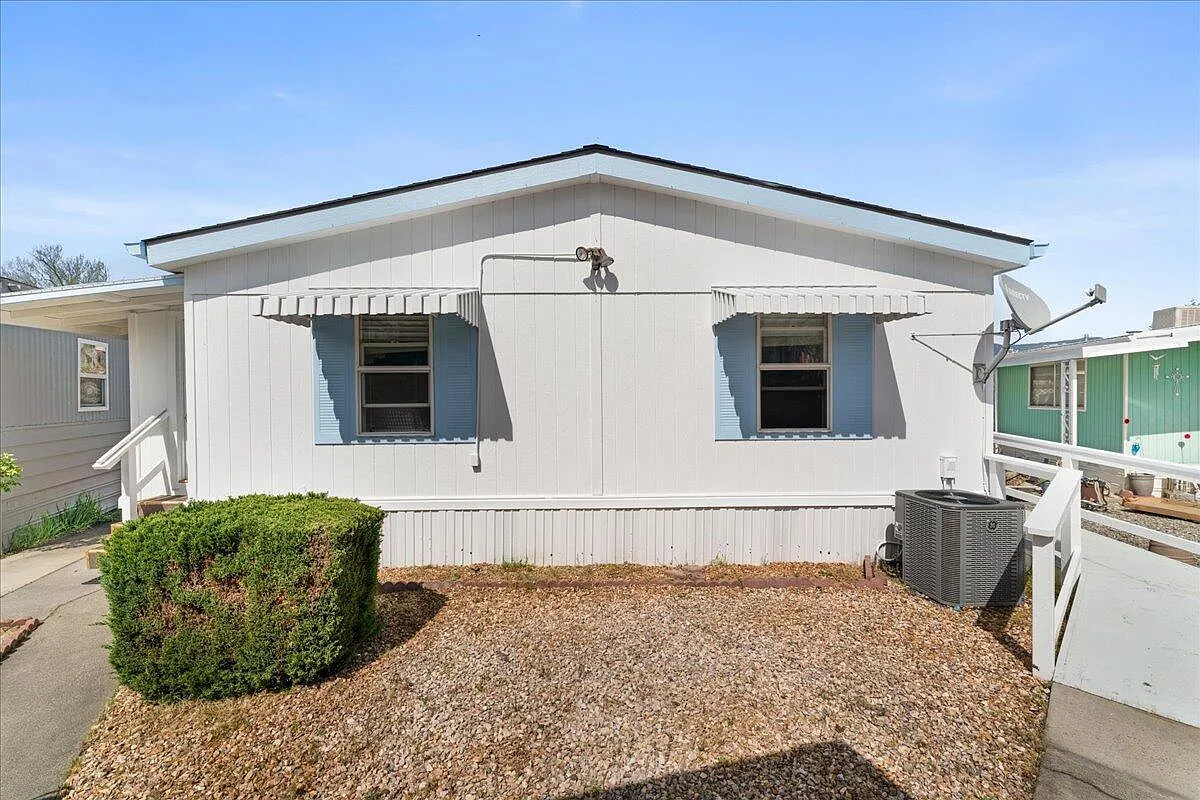 114 Briarwood Way photo 1