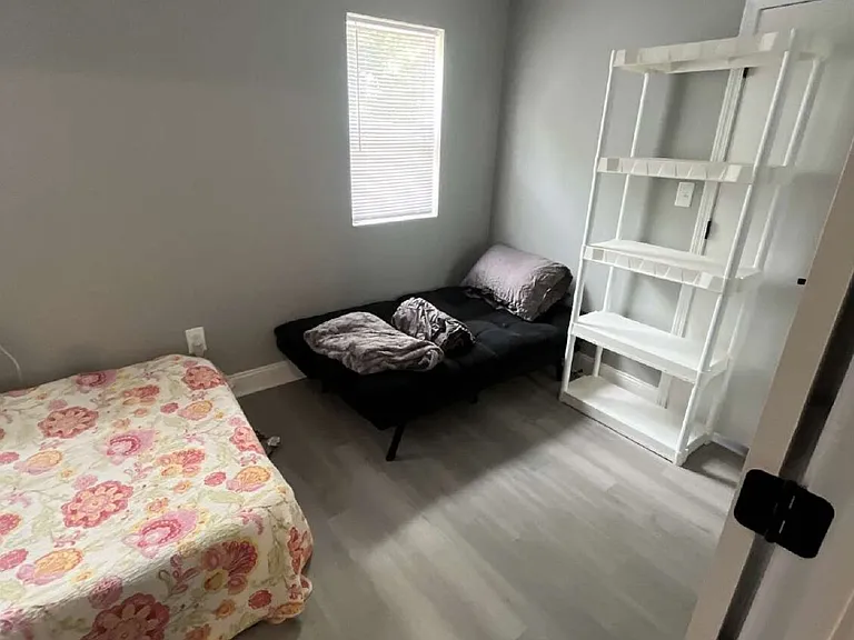 27 N Linwood Ave — Photo 18