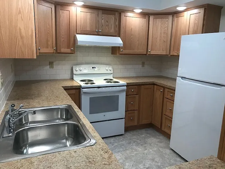 84 W Main St — Photo 5