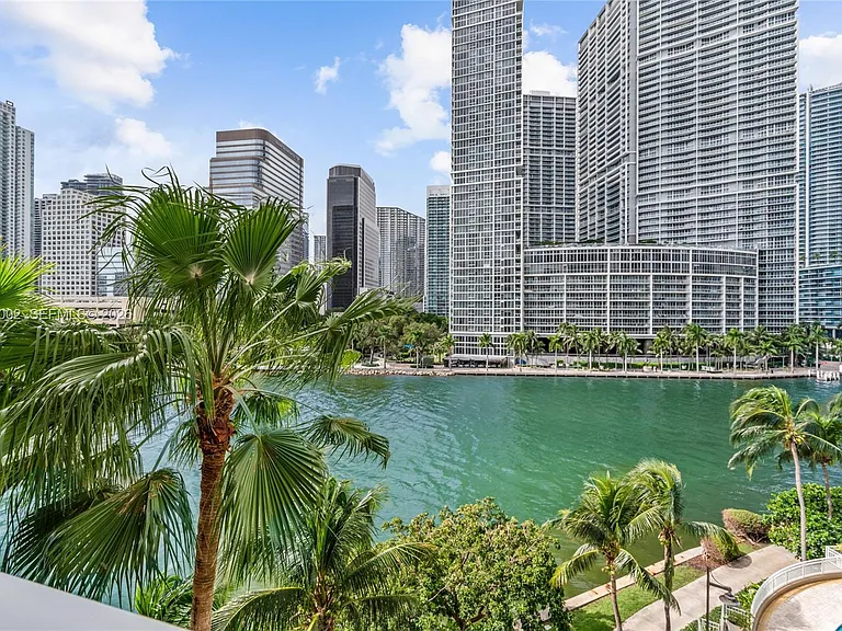 701 Brickell Key Blvd #604 — Photo 45