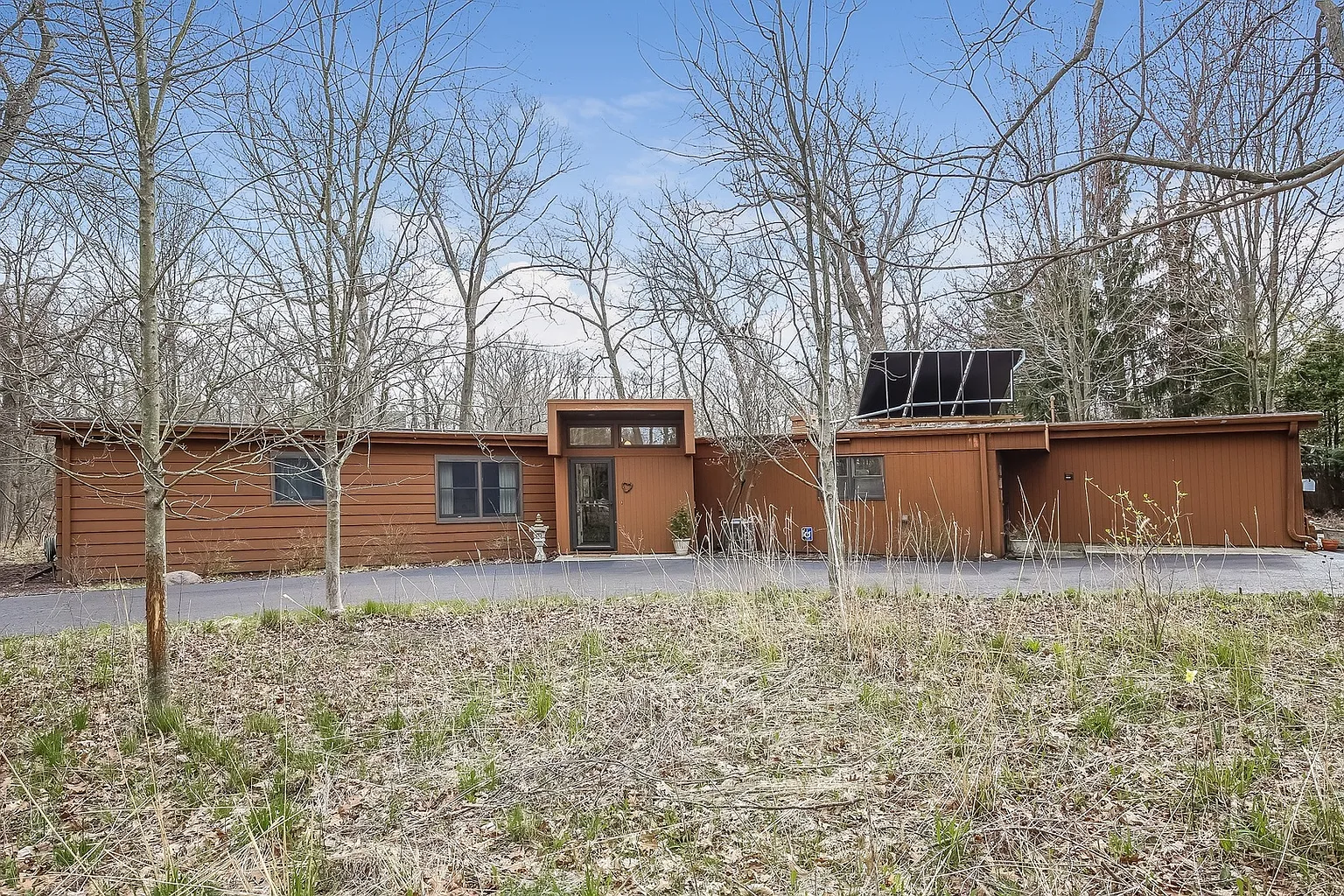 409 E Witchwood Ln photo 1