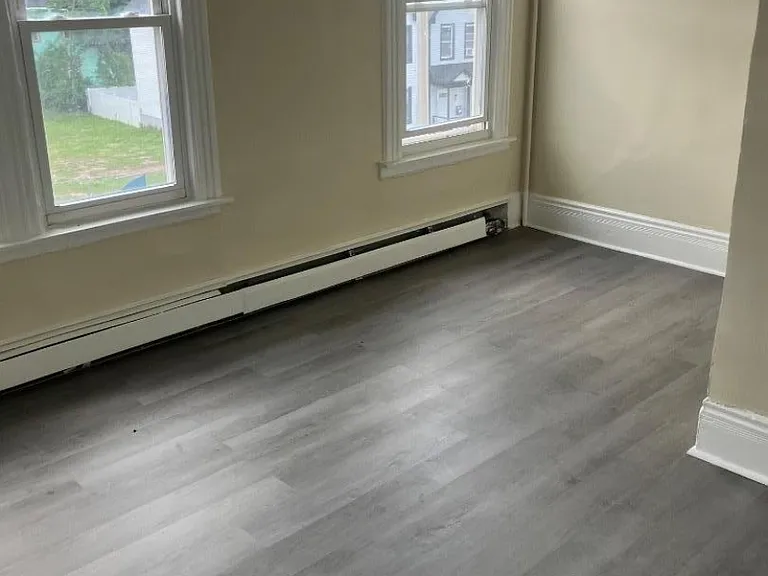 1023 Clinton Ave — Photo 4