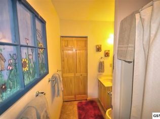 2226 Saint Moritz Ct, Gatlinburg, TN 37738