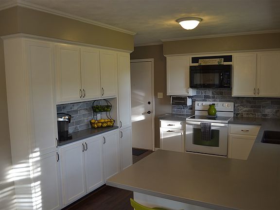 3rd image of 3950 N State Road 109