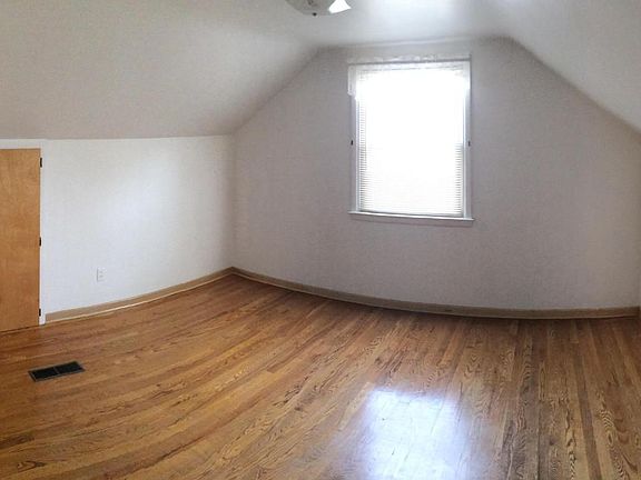 4th image of 2651 Taft Ave SW