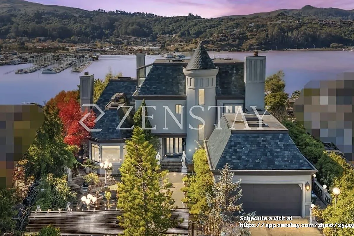 5 bed, 4500 sqft, $30,000 — Photo 1