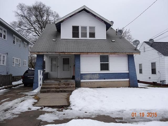 1st image of 15 Dickinson St SW