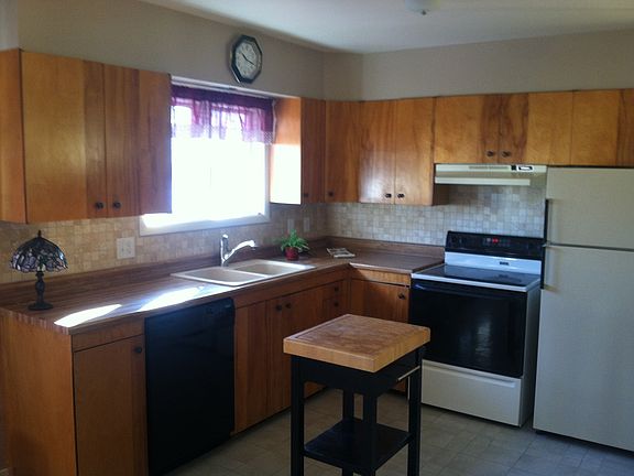 3rd image of 2860 Rebecca St