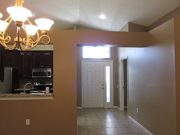 Dining Entry and Front Bdrm_04272018