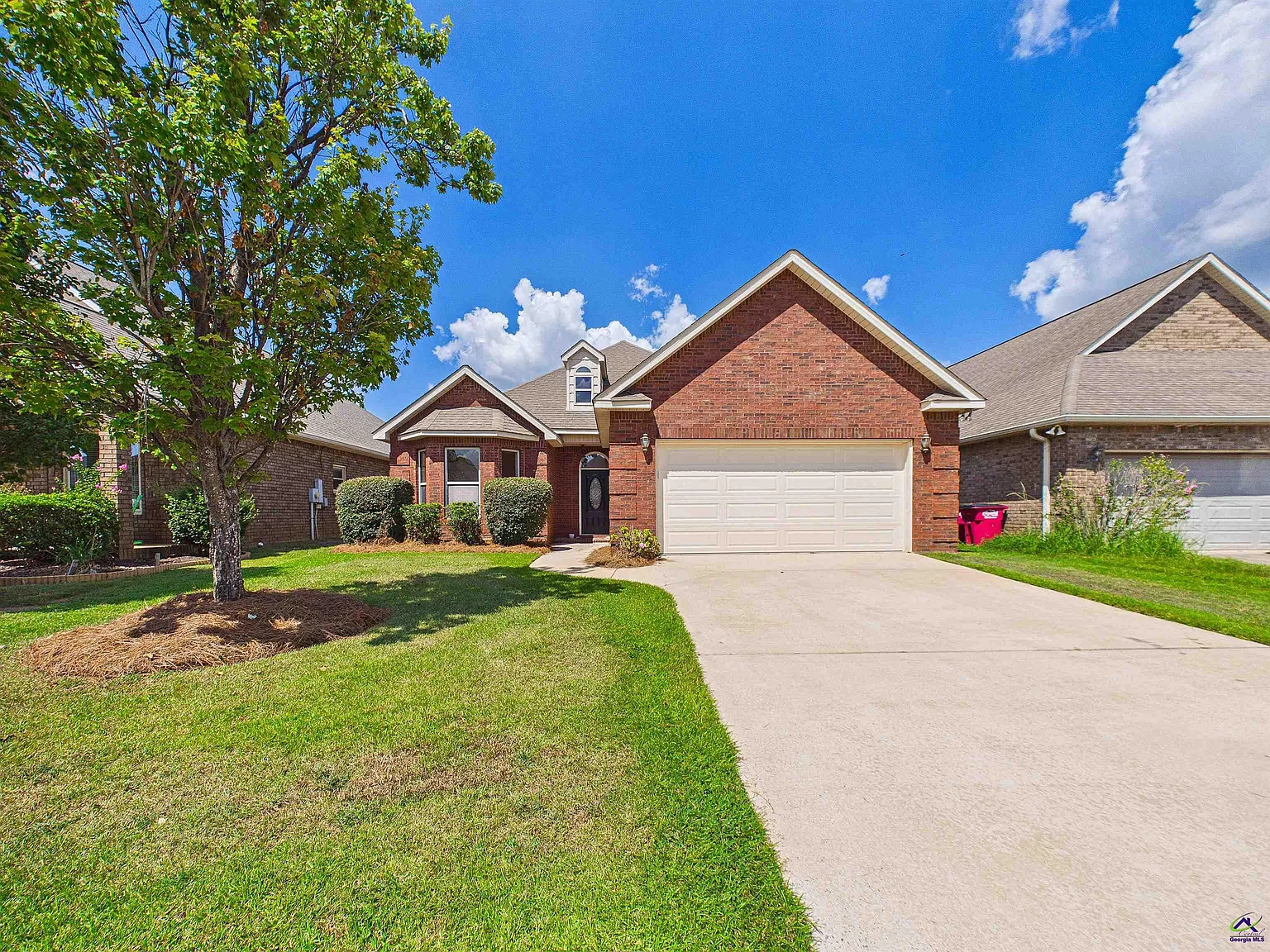 3 bed, 2.0 bath, 1583 sqft, $2,000 — Photo 3