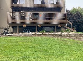2700 N Shore Dr UNIT I-11, Clear Lake, IA 50428