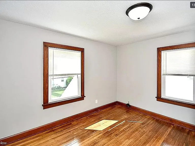 600 Columbus Ave NW — Photo 14